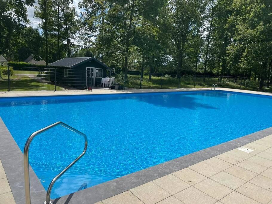 Vrijstaande Recreatiebungalow Met Slaapvide Posterholt Buitenkant foto